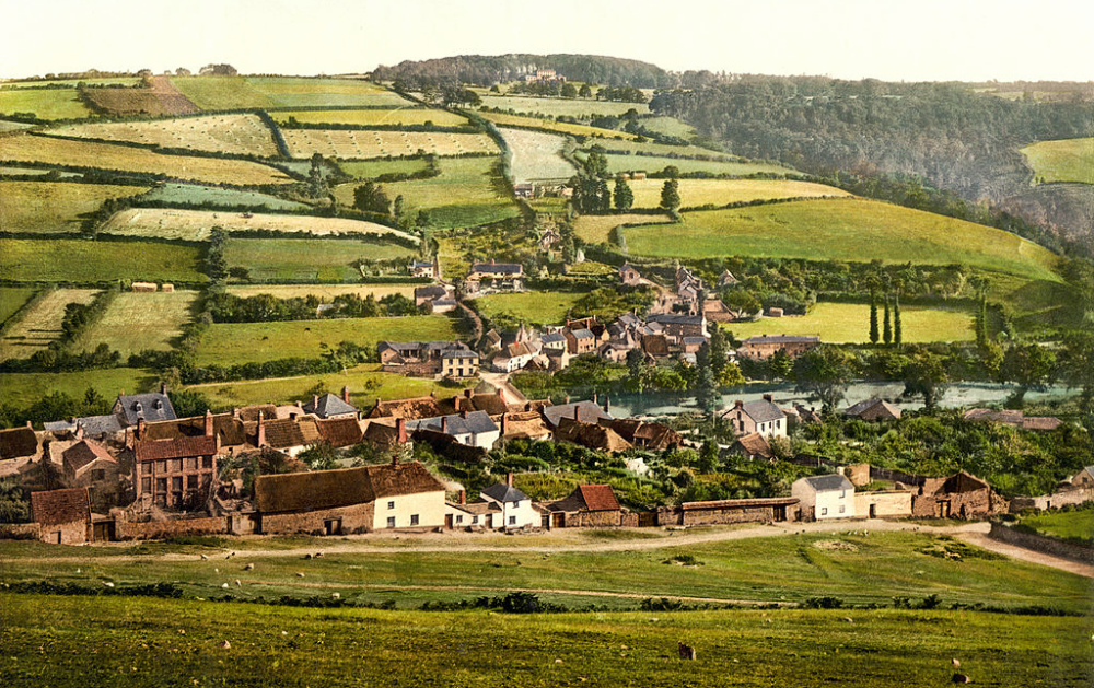Beautiful English Destinations That You Simply Have To Visit - Taddiport from Castle Hill, Torrington, Devon, England