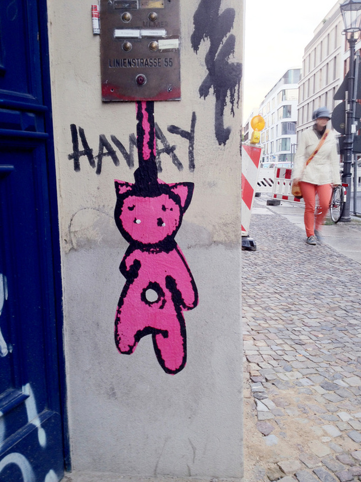 Street Art in Berlin, El Bocho - Little Lucy's cat.