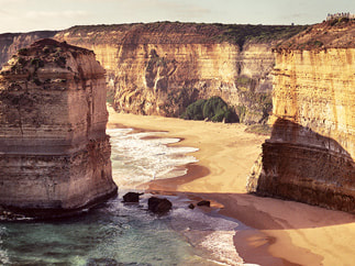 DESTINATIONS AUSTRALIA ​Awesome Attractions from Coast to Coast.