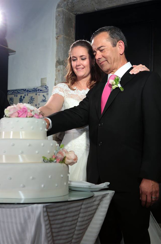 Husband and wife (Groom/ Bride) cutting the wedding cake - Sassi Holford gown - Penha Longa Monastery, Penha Longa Resort, Sintra, Portugal - Vitor Bastos Fotografia - www.tilytravels.com 
