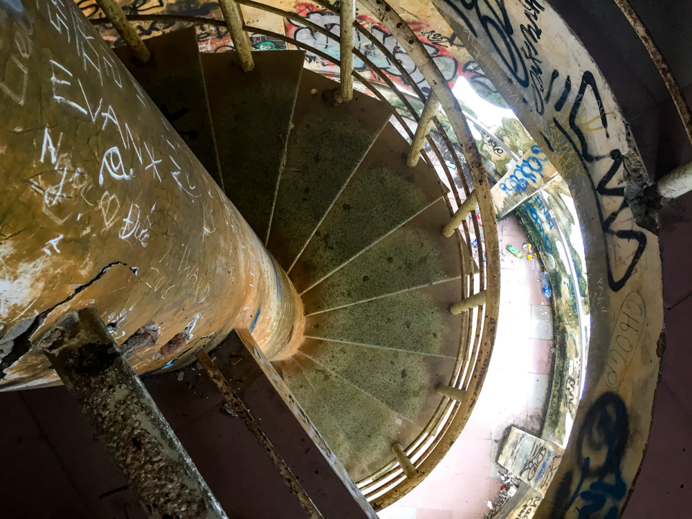 Walking down the spiral staircase // Hue: Ho Thuy Tien, Photos of Vietnam's Abandoned Water Park.
