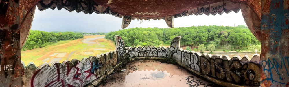 Panoramic view from inside the mouth of the dragon // Hue: Ho Thuy Tien, Photos of Vietnam's Abandoned Water Park.