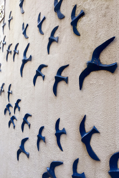 Bluebirds on villas in Sintra - Urban Art in the Historic Centre of in the 19th century, Portugal - www.tilytravels.com
