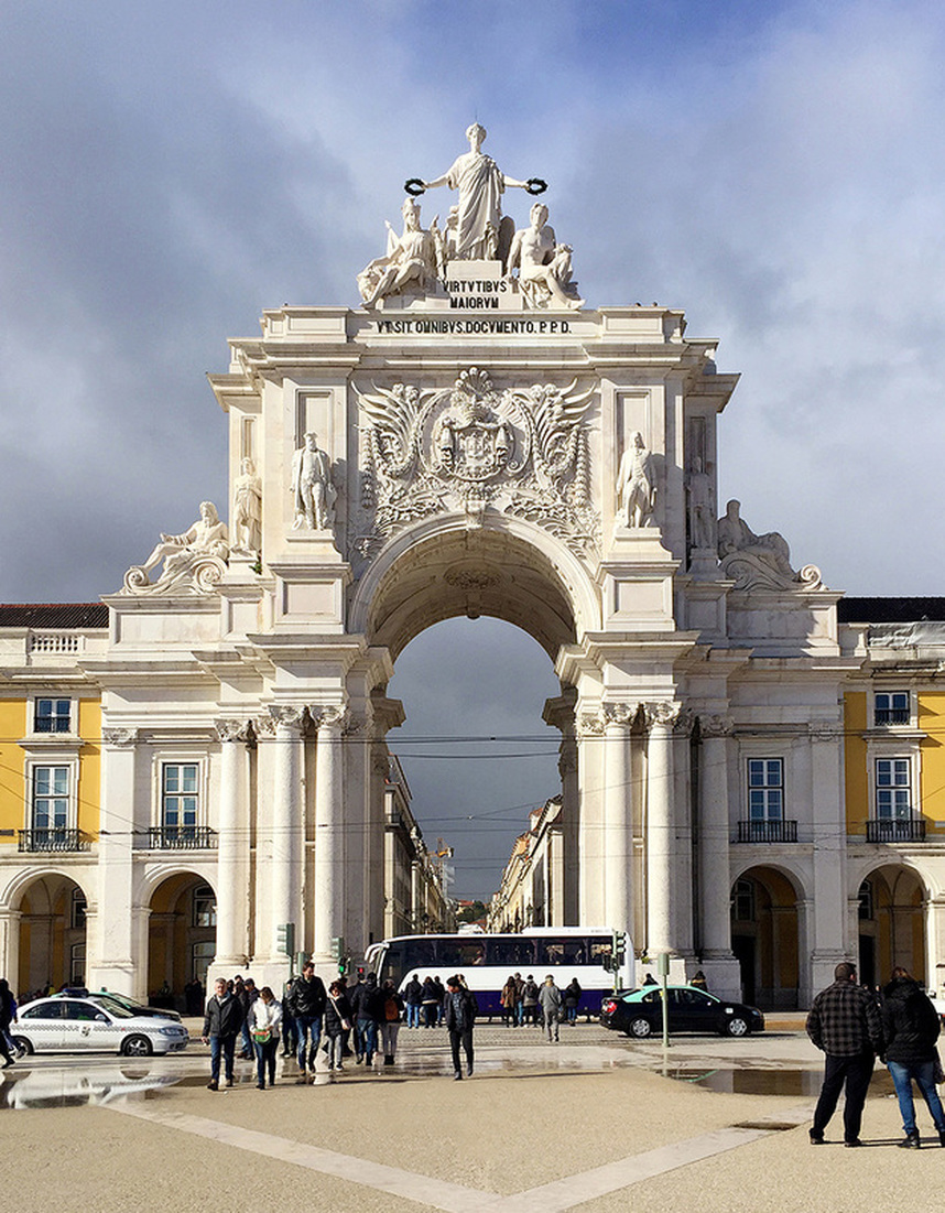 Rua Augusta Arch, Praca do Comercio, Lisbon, Portugal.