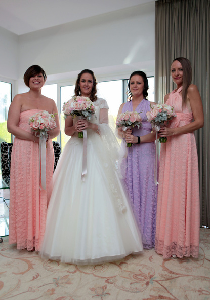 Bride and bridesmaids - Sassi Holford wedding gown - bouquets and gowns - Penha Longa Resort, Sintra, Portugal - Vitor Bastos Fotografia - www.tilytravels.com 