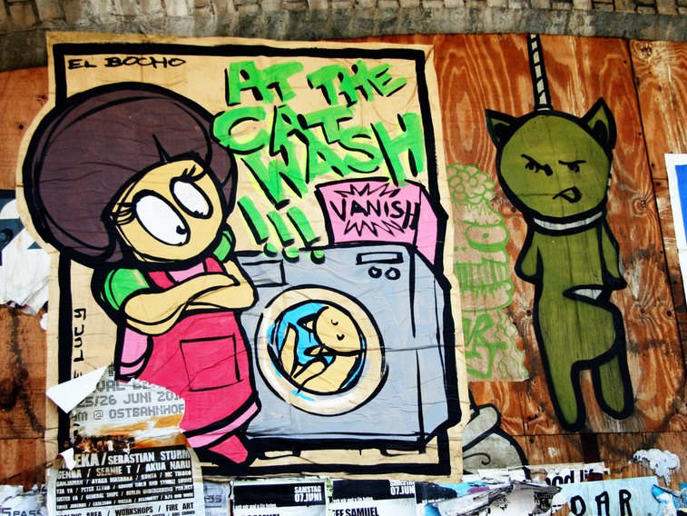 Street Art in Berlin, El Bocho - Little Lucy, cat in washing machine (at the cat wash).