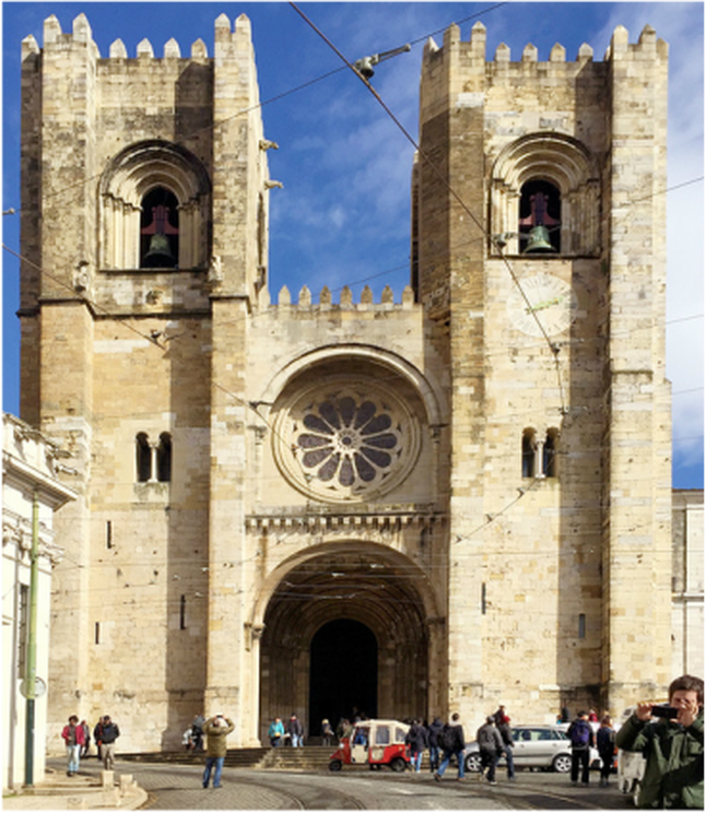 Alfama District - Blue sky and Lisbon Cathedral (Sé de Lisboa).