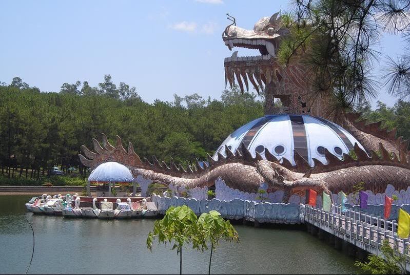 Ho Thuy Tien Water Park when the park was initially opened (2004) // Hue: Ho Thuy Tien, Photos of Vietnam's Abandoned Water Park.