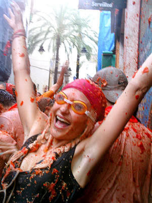 Covered in tomatoes after La Tomatina 2013