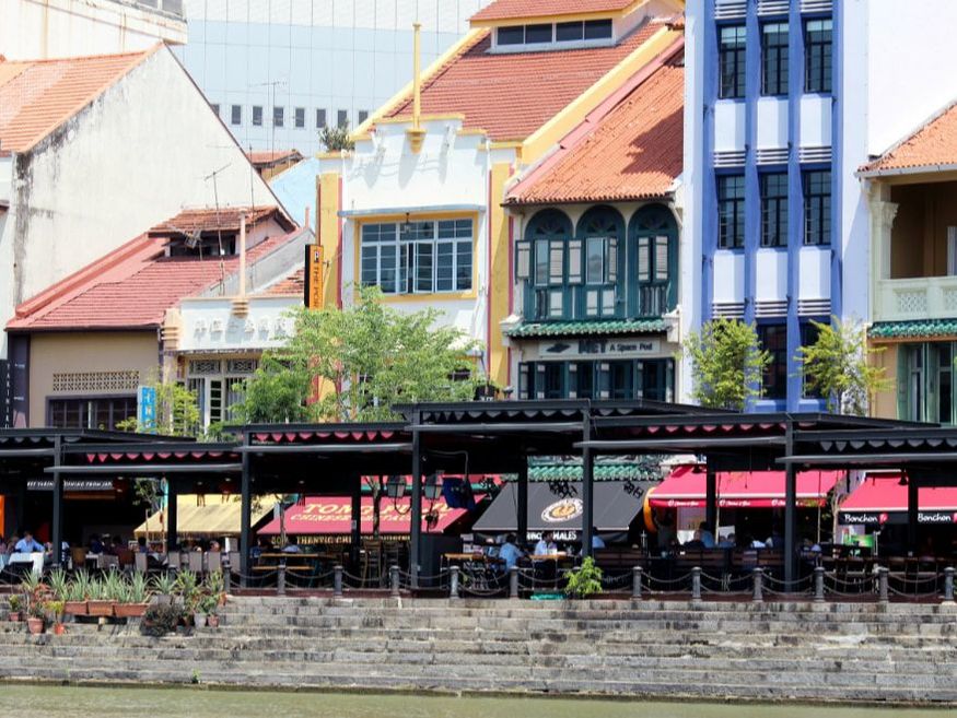 Exterior of the Prince of Wales Backpacker Pub, Boat Quay, taken on the Singapore River Cruise